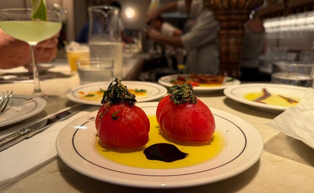 עגבניות קלופות, שמן זית, פדרו חימנז. בר ורמיני עגבניות קלופות, שמן זית, פדרו חימנז. בר ורמיני