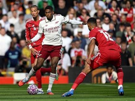 ההגנה הסתדרה גם ללא סאליבה שנפצע מוקדם (GETTY)