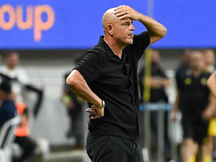 “כלום לא עובד במשחק ההגנה“. אבוקסיס (ברני ארדוב) “כלום לא עובד במשחק ההגנה“. אבוקסיס (ברני ארדוב)