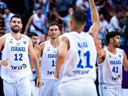 ההתקפה זרמה (FIBA) (צילום: ספורט 5)