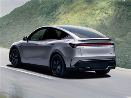 קצת עדכוני עיצוב ספורטיביים, תגית Plaid, אבל מתחת למרכב יש מנועים  (צילום: ספורט 5)