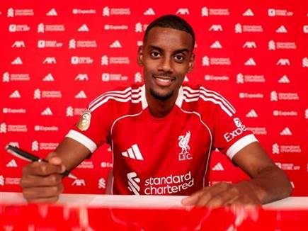 מהיקרים ביותר שהיו. איסאק (האתר הרשמי של ליברפול) (צילום: ספורט 5)
