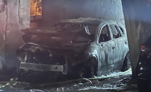 בניין מגורים בכפר סבא עלה באש - בעקבות הצתה פלילית