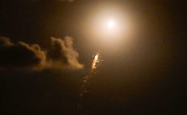 הלווין בעת שיגורו מפלמחים (צילום: קובי ריכטר, TPS)