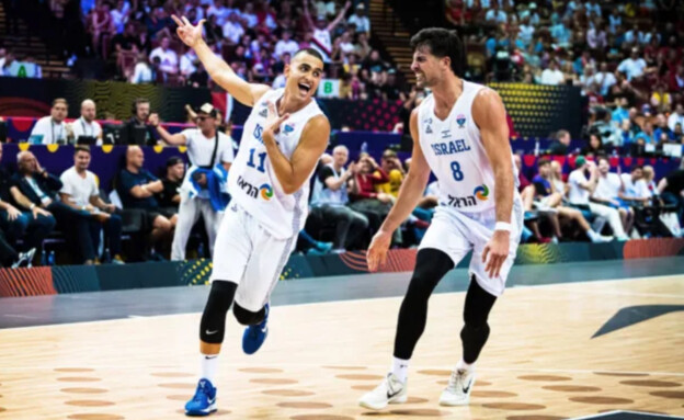 דני אבדיה ים מדר נגד צרפת (צילום: FIBA PHOTOS)