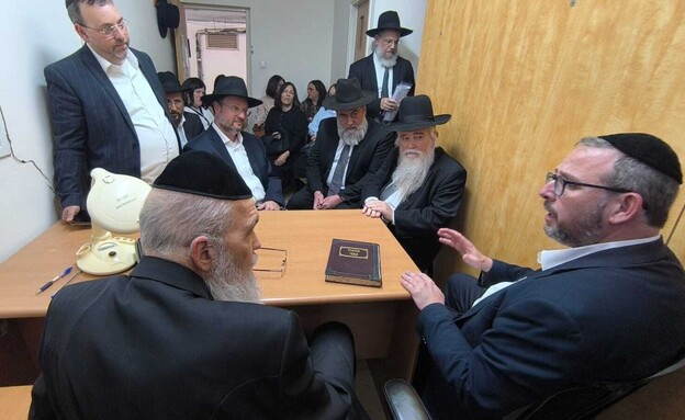 ישיבת מנהלי הסמינרים אתמול עם מנהל החינוך החרדי