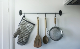 תלויים בתנור, כפפה לתנור (צילום: shutterstock_DumitruVeres)