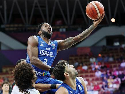 קרינגטון. עדיין לא בשיאו, אך היו לו רגעים יפים (צילום: אלן שיבר)