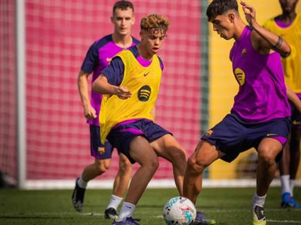 (האתר הרשמי של ברצלונה)