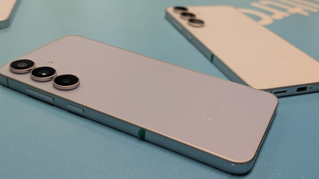 סמסונג גלקסי S25FE סמסונג גלקסי S25FE