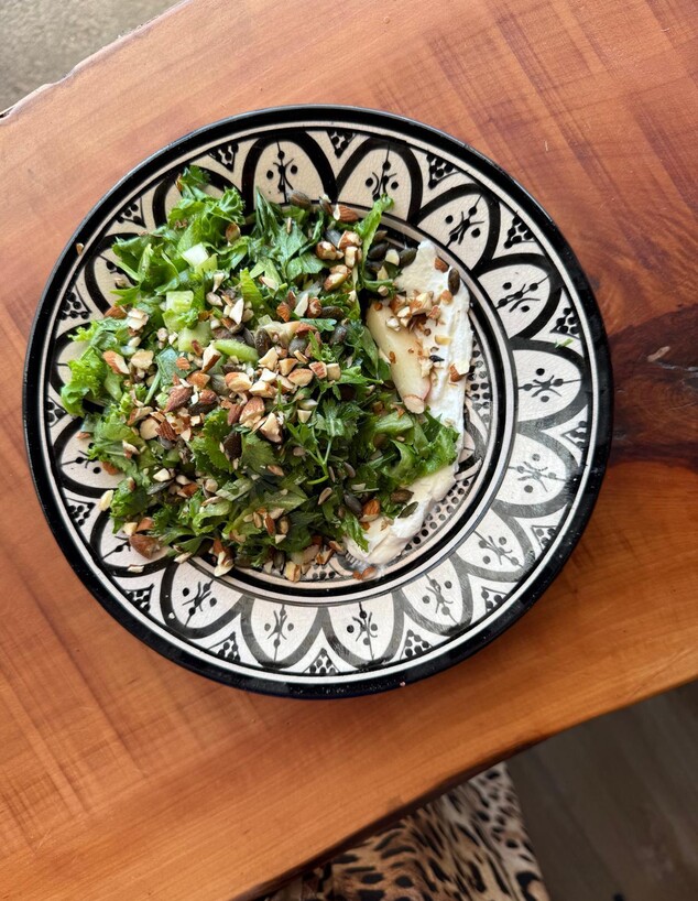 הסלט של אסתרי. ללה קפה הסלט של אסתרי. ללה קפה