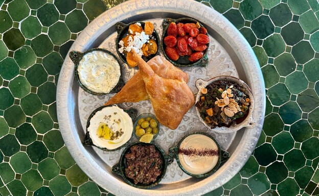 מגש "מרוקאי מצד אבא". ללה קפה (צילום: לין לוי, mako אוכל)