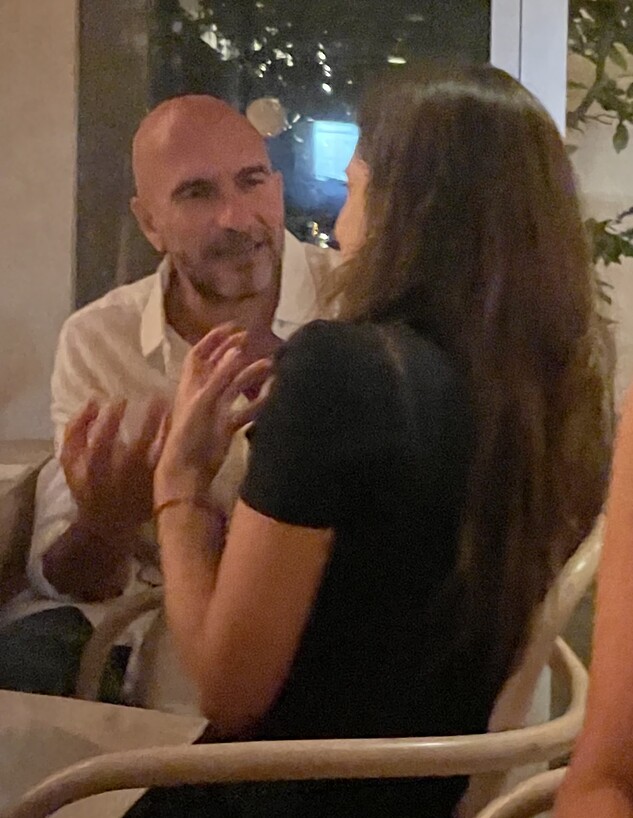 אחרי הגירושים: אסי כהן צמוד לבחורה אנונימית בדייט לילי