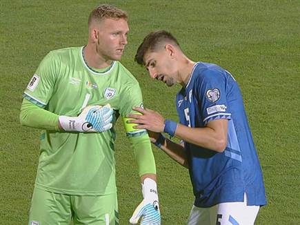 בין לבין, דניאל פרץ קיבל את סרט הקפטן