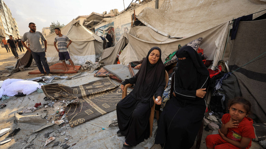 תושבים עזתים בעיר עזה 