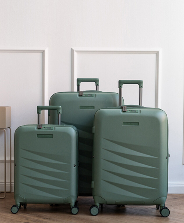 מארז חגים, ג מזוודות מונו של רולינק 549-749 שקל מארז חגים, ג מזוודות מונו של רולינק 549-749 שקל