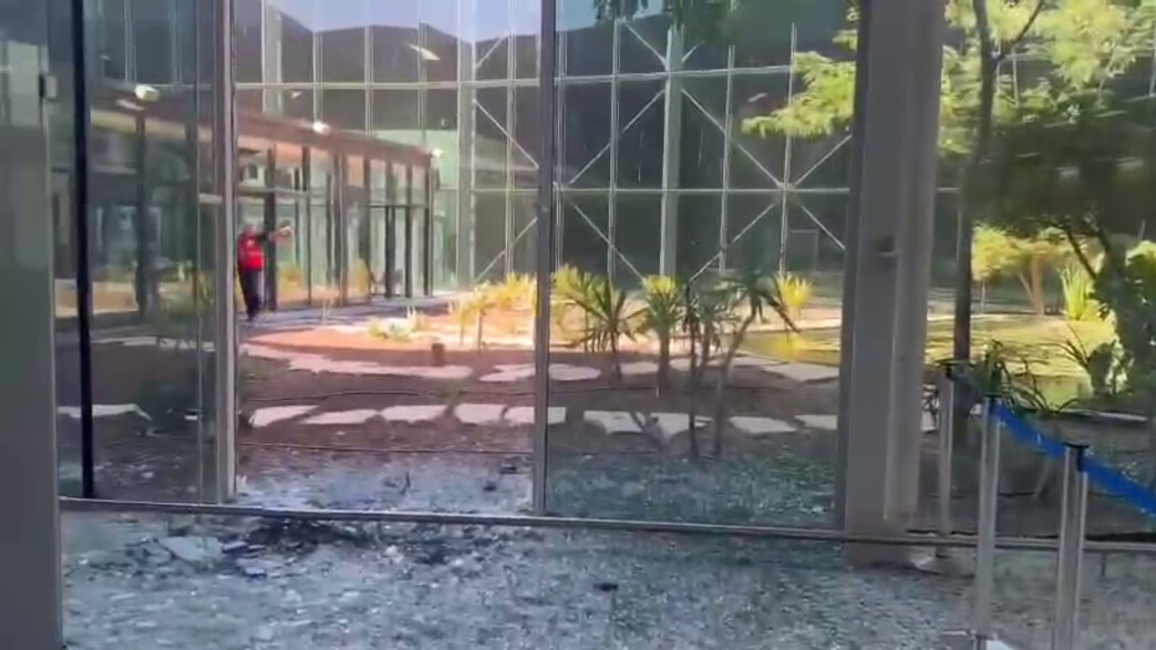 ההרס באולם הנוסעים בנמל התעופה רמון