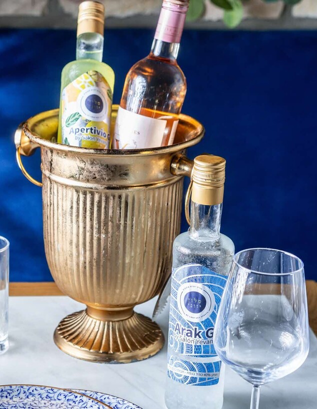 סלון יווני סלון יווני