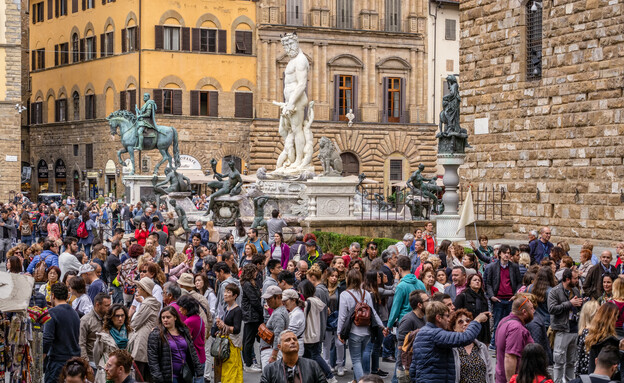 פירנצה אנשים ותיירים ברחובות