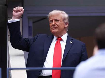 הנשיא הגיע (Photo by CHARLY TRIBALLEAU/AFP via Getty Images)