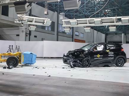 BYD דולפין סרף הקטנטנה עם 5 כוכבים כמו גדולה