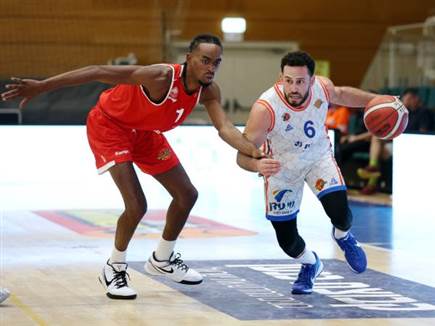 רק הרבע הראשון היה צמוד (צילום: אלן שיבר)