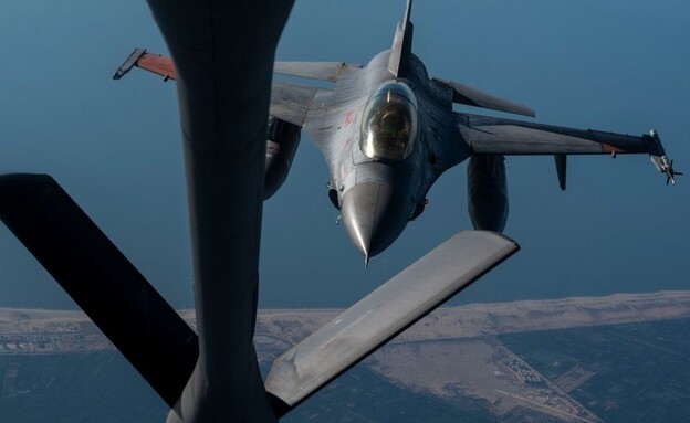 התדלוק האווירי (צילום: CENTCOM)