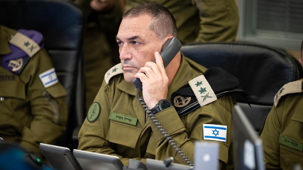 הרמטכ"ל בבור חיל האוויר ביציאה למבצע "פסגת האש"