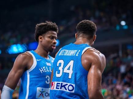 אבל אז הגיעו האחים אנטטוקומפו (FIBA)