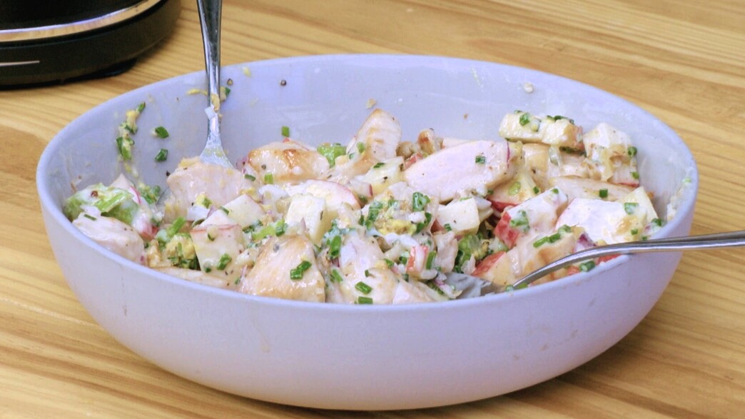 סלט עוף עם תפוחים סלט עוף עם תפוחים