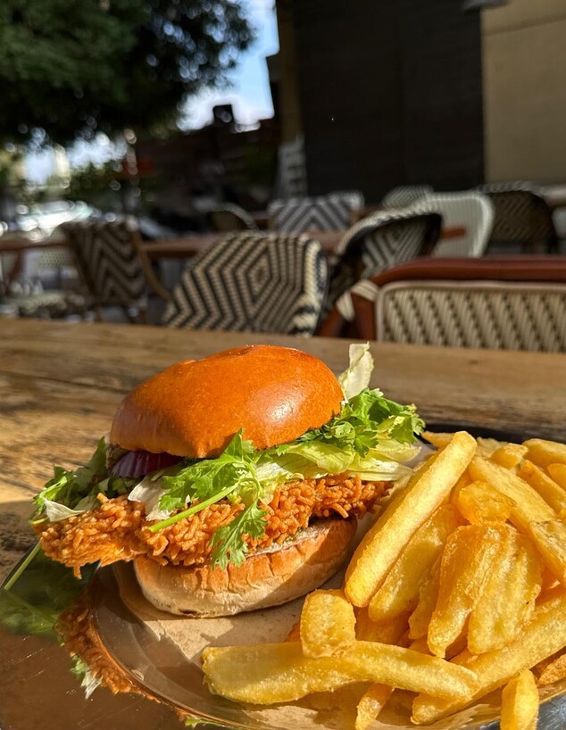 קריספי צ'יקן אדיר של תומר טל באגדיר