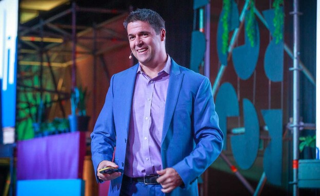 פרופ' אנתוני ווד