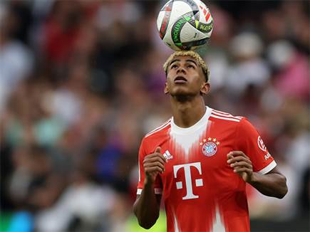 החולצה שלאמין ימאל כבר לא ילבש (אילוסטרציה) (צילום: ספורט 5)