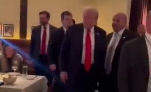 נשיא ארה"ב טראמפ הותקף במסעדה על ידי פרו-פלסטינים