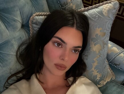 קנדל ג'נר מגיבה לשמועות: "אני לא לסבית, אבל אני לא סוגרת דלתות"