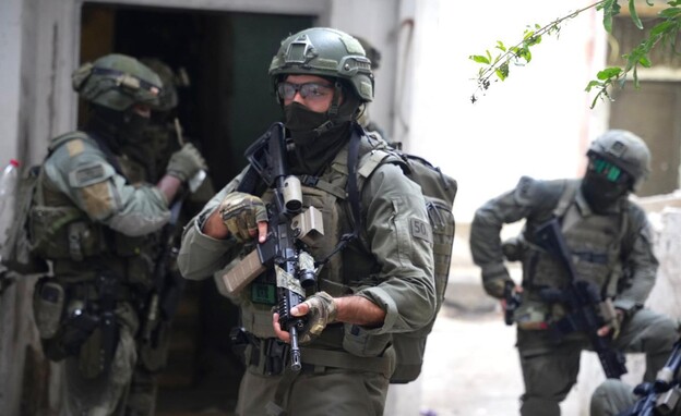 תיעוד מפשיטת הכוחות על בית המחבל מצובה (צילום: דוברות המשטרה)