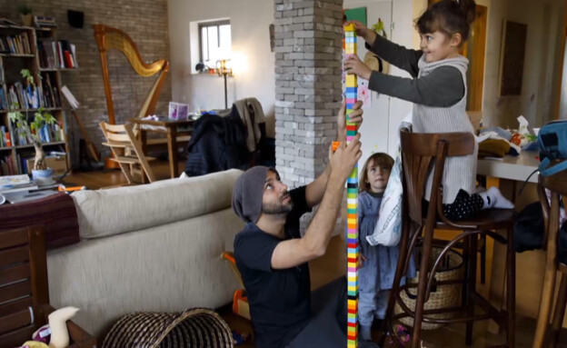 עידן רייכל עם חלק מילדיו