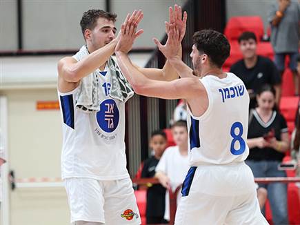 מחצית שנייה נהדרת של חנוכי ושוכמן הובילה ריצת 9:30 (אלן שיבר)