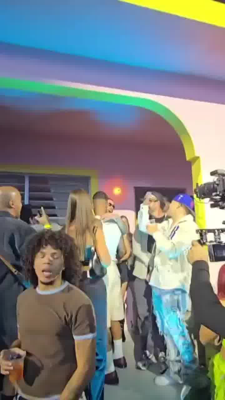 רגע לפני סיום סדרת הופעות הענק, גם מאלומה הגיע לקרנבל של באד באני