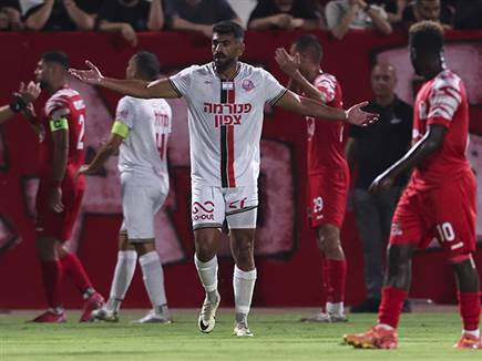 רועי זיקרי אחרי ששער שלו נפסל במחצית הראשונה (מאור אלקסלסי)