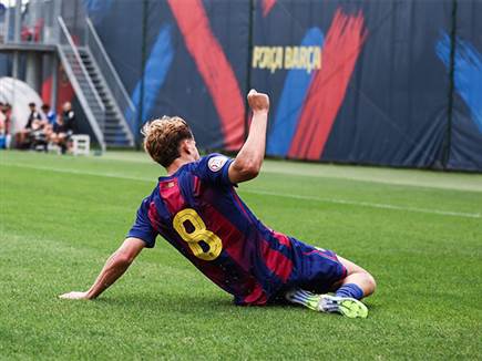 (הטוויטר של ברצלונה) (צילום: ספורט 5)