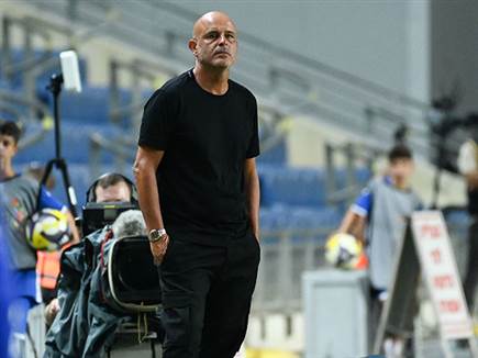 יוסי אבוקסיס. יש בעיה במכבי נתניה (ברני ארדוב) (צילום: ספורט 5)