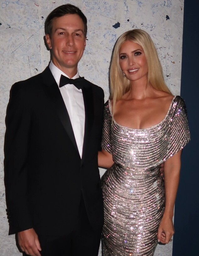 איוונקה במחשוף כסוף