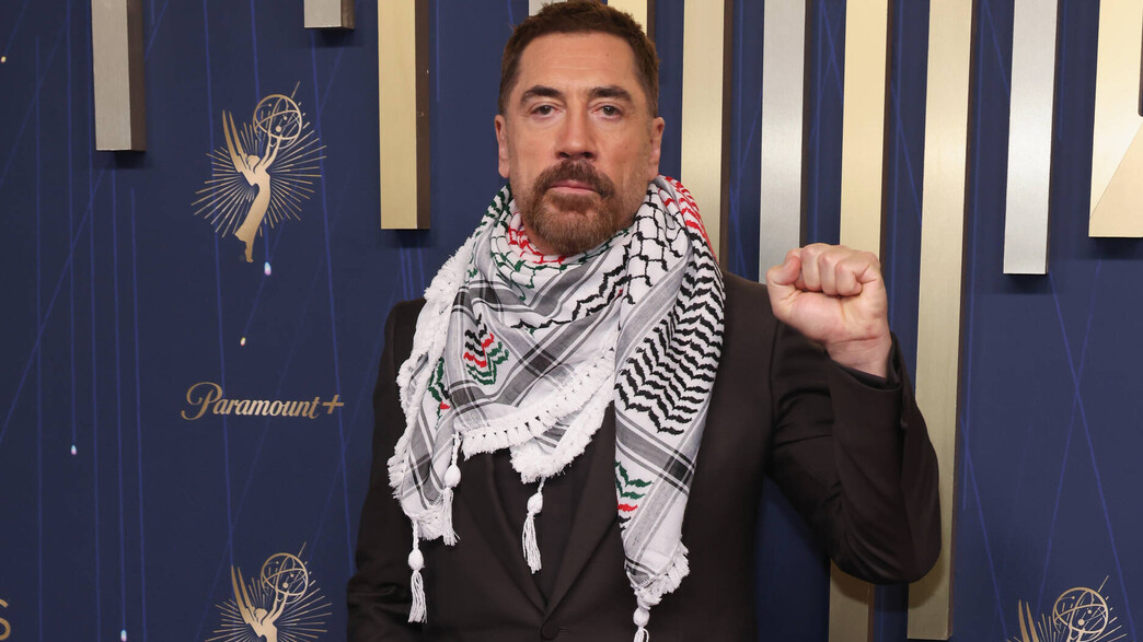 חווייאר ברדם עוטה כאפייה על השטיח האדום, טקס פרסי 