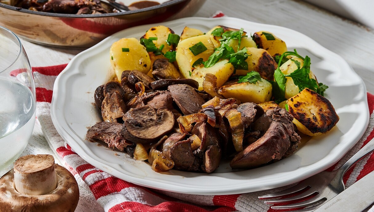 כבד עוף עם פטריות ובצל. ה-מתכון כבד עוף עם פטריות ובצל. ה-מתכון