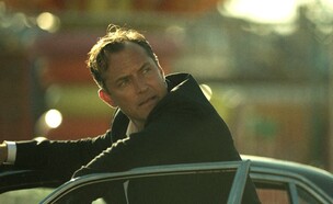 ג'וד לאו, הארנבת השחורה (צילום: Netflix, יחסי ציבור)