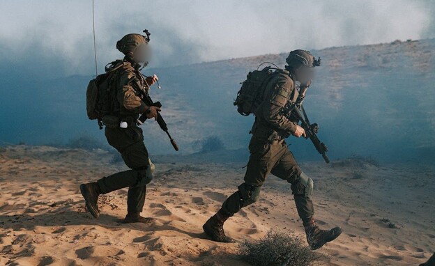 אימוני כוחות אוגדה 98 לקראת תחילת המבצע (צילום: דובר צה