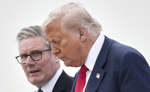 נשיא ארה״ב טראמפ וקיר סטארמר, ראש ממשלת בריטניה (צילום: ap)