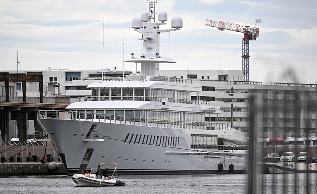 היאכטה של לארי