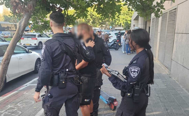 מעצר אחד השב